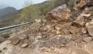 Sivas'ta heyelan köy yollarını ulaşıma kapattı