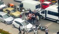 Yol verme tartışmasında minibüsten inip kuryeyi dövdüler