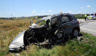 TIR'la çarpışan otomobilin sürücüsü ağır yaralandı