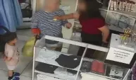 Pantolon paçası nedeniyle tartıştığı terzinin kızını darp etti; o anlar kamerada