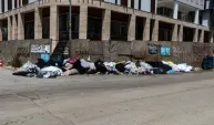 Adana’da yol kenarına bırakılan tekstil atıkları tepki çekti