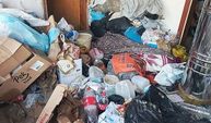 Evden 3 kamyon çöp boşaltıldı