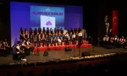 Çocuk ve Gençlik Korosu, 12 farklı dilde türkü seslendirdi