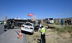 Ankara'da 3 aracın karıştığı zincirleme trafik kazasında 1 kişi öldü, 8 kişi yaralandı