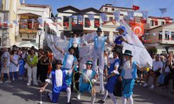 Çeşme'de 'Akdeniz' temalı festival şenlik havasında başladı