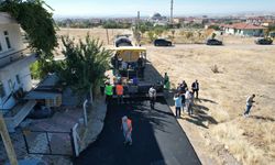 Çubuk ilçesinde yol asfaltlama ve onarım çalışması sürüyor