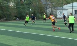 Hastane çalışanları kalp sağlığı için futbol sahasında ter dökecek