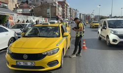 Kadıköy'de sivil trafik ekiplerinden taksilere denetim