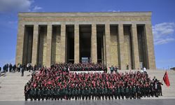 Darüşşafaka Cemiyeti'nden Anıtkabir'e ziyaret