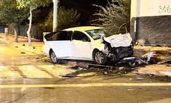 Aksaray'da hafif ticari araç ile otomobil çarpıştı: 1 ölü, 2 yaralı