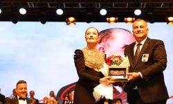 Ankara'da konser veren Candan Erçetin, Atatürk'ün sevdiği şarkıları seslendirdi