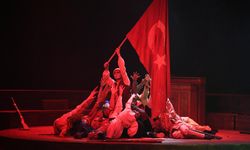 MEB'in 'Cumhuriyete Doğru' tiyatro oyununun galası Ankara'da düzenlendi