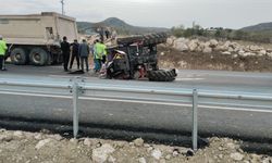 TIR ile traktör çarpıştı: 2 ölü, 1 yaralı