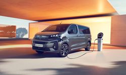 Peugeot'un yeni modeli E-Traveller yollara çıkıyor