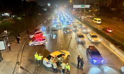 Kadıköy'de İETT otobüsünün de aralarında bulunduğu zincirleme kaza