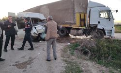 Osmaniye'de minibüs ile TIR çarpıştı: 2 ölü, 2 yaralı