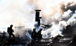 Başkentte 7 katlı binanın çatısında çıkan yangın 9 saatlik çalışma sonunda söndürüldü