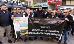 İzmir'de taksicilerden 'Kabin istiyoruz' yürüyüşü