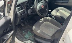 Trafik magandaları, kornayla uyaran sürücünün araç camını kırdı