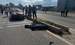 Otomobil çarpan motosikletin sürücüsü öldü