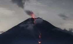 Endonezya'daki Semeru Yanardağında patlama