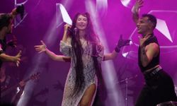 Hande Yener’den playback yapan şarkıcılara gönderme