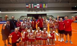 İşitme Engelliler Kadın Voleybol Milli Takımı yarı finalde