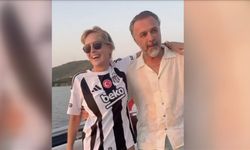 Sharon Stone'a Bodrum'da Beşiktaş forması hediye edildi