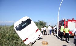 Antalya'da otel servis otobüsü şarampole düştü: 7 yaralı