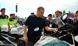 Bakan Yerlikaya, jandarma ve emniyetin yeni motosikletlerini test etti