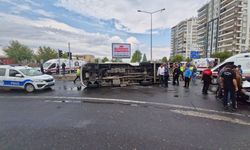 Diyarbakır’da otomobil ile minibüs çarpıştı: 1’i bebek, 10 yaralı