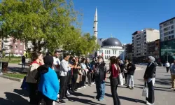 Siirt’te  sanatı, kültürle buluşturmak için meydana indiler