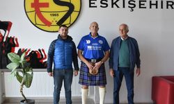 İskoç taraftar, Eskişehirspor maçını tribünden izlemek için 4 bin kilometre katetti