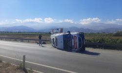 Manisa'da ambulans ile hafif ticari aracın çarpıştı: 3 yaralı