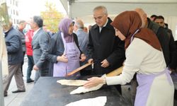 Çubuk'ta üniversite öğrencilerine burs sağlamak amacıyla kermes açıldı