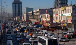 Ankara'da artan trafiğe çözüm için "sıkışıklık ücretlendirmesi" ve "mesai saati değişikliği" önerisi