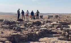 Göbeklitepe’den 1000 yıl önce inşa edildiği düşünülen Çakmaktepe’deki kalıntılar gün yüzüne çıkarılıyor