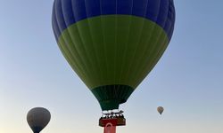 Sıcak hava balonları, Atatürk posterleri ve Türk bayraklarıyla havalandı