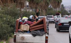 Lübnan ile İsrail arasındaki ateşkesin ardından 15 binden fazla Lübnanlı evlerine döndü