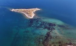 Van Gölü'nde çekilme; eski yerleşim alanları dronla görüntülendi