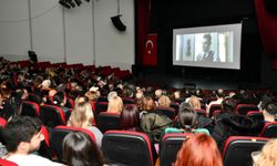 “Bir Cumhuriyet Şarkısı” isimli sinema filmi izleyiciyle buluştu