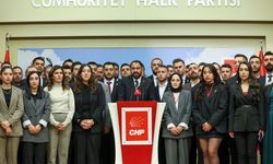 CHP'nin gençlik kolları başkanlarından Cem Aydın'a destek açıklaması