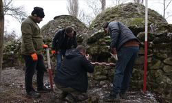 UNESCO Listesi'ndeki Mahmutbey Camisi'nin yanındaki hamamda kurtarma kazısı yapılıyor