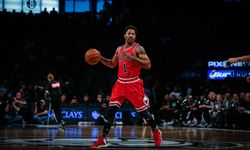 Chicago Bulls, gelecek sezon Derrick Rose'un formasını emekli edecek