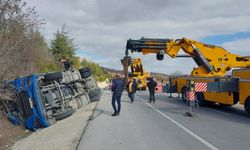 Devrilen tankerin sürücüsü hayatını kaybetti