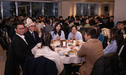 Türkiye'de burslu okuyan uluslararası öğrenciler iftarda ramazan coşkusunu paylaştı