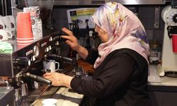 70 yaşındaki 'Barista teyze' gençlerin ilgi odağı oldu