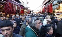 Eminönü'nde iftar alışverişi yoğunluğu