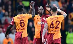 Ligde yenilgiyi unutan lider Galatasaray, Antalyaspor'u farklı geçti