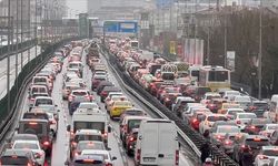 İstanbul'da akşam saatlerinde trafik yoğunluğu yüzde 83'e kadar çıktı